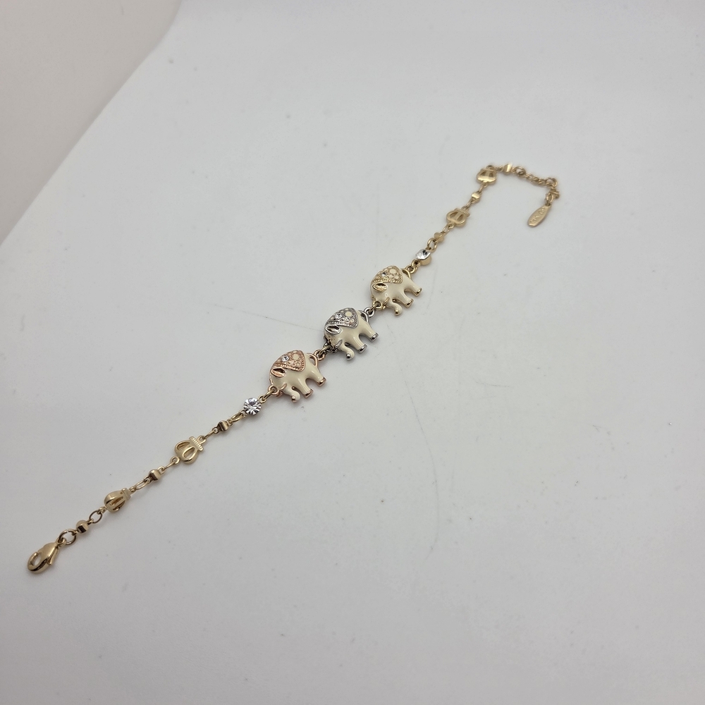 Charming Elephant Bracelet in Gold and Cream - Picture 8 of 8